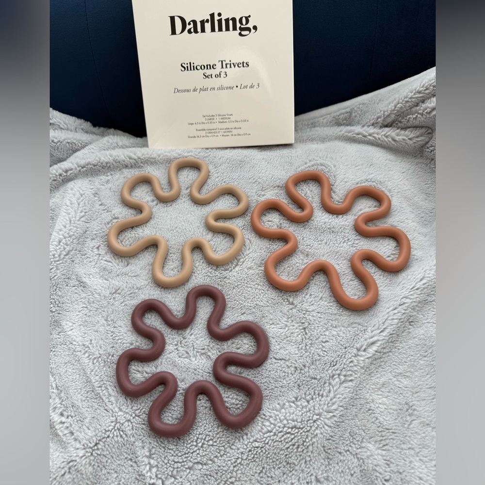 Darling, Silicone Flower Trivet Set in Beige, Terracotta & Brown